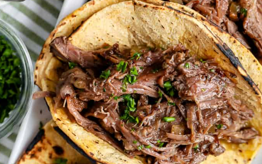 Taco de Barbacoa (Slow Cooked Beef) 